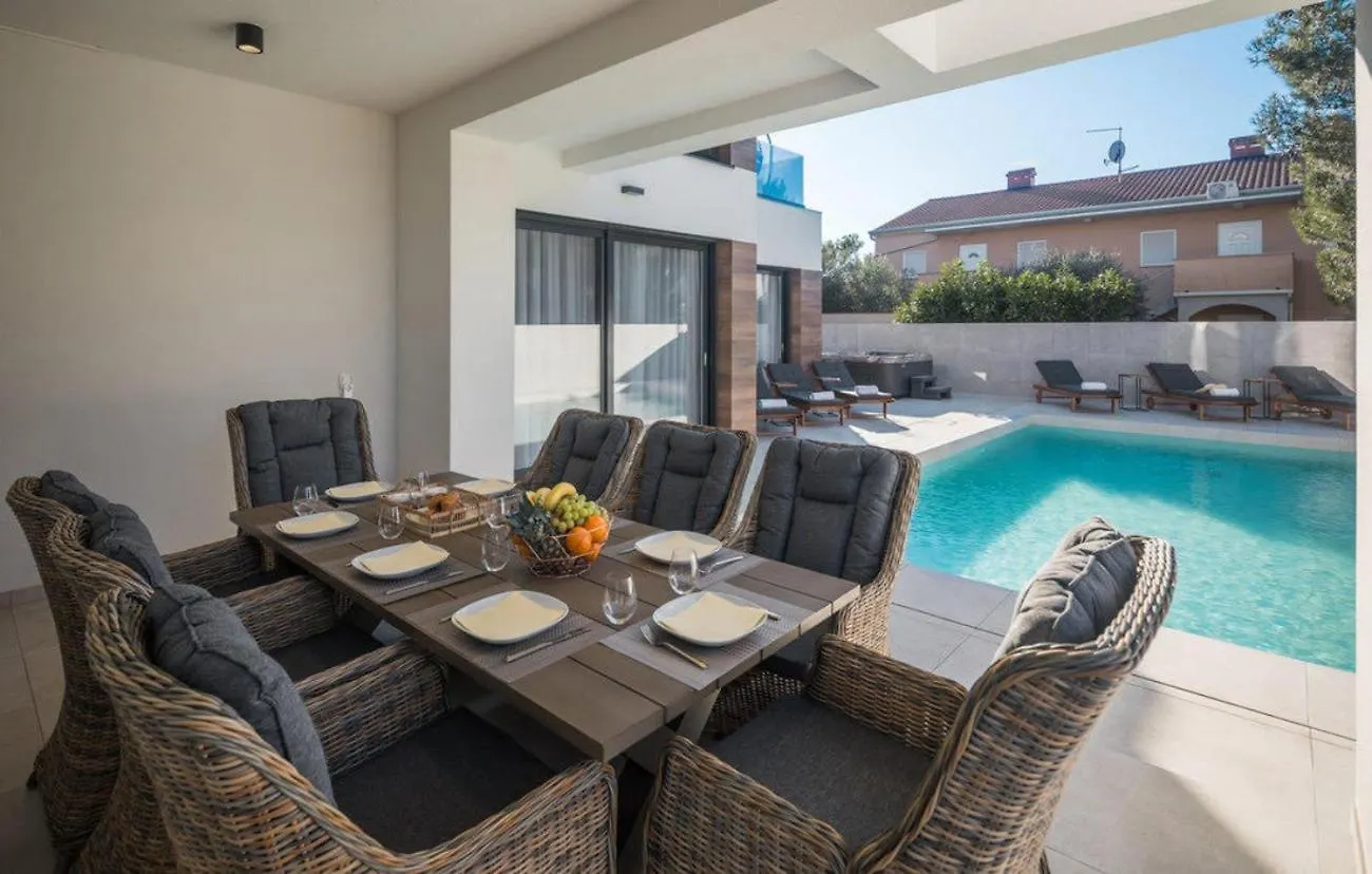 Contemporary Villa Luxor Umag